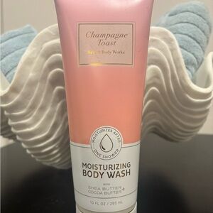 Bath & Body Works Champagne Toast Body Wash - light Pink and White
